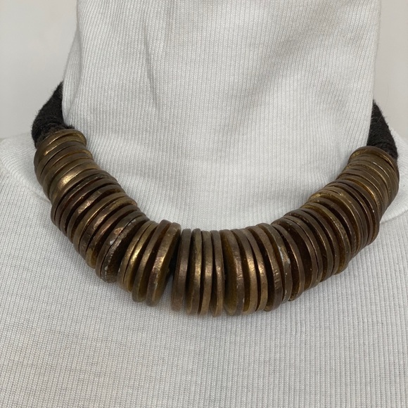 Vintage Round metal disk necklace. - Picture 2 of 2